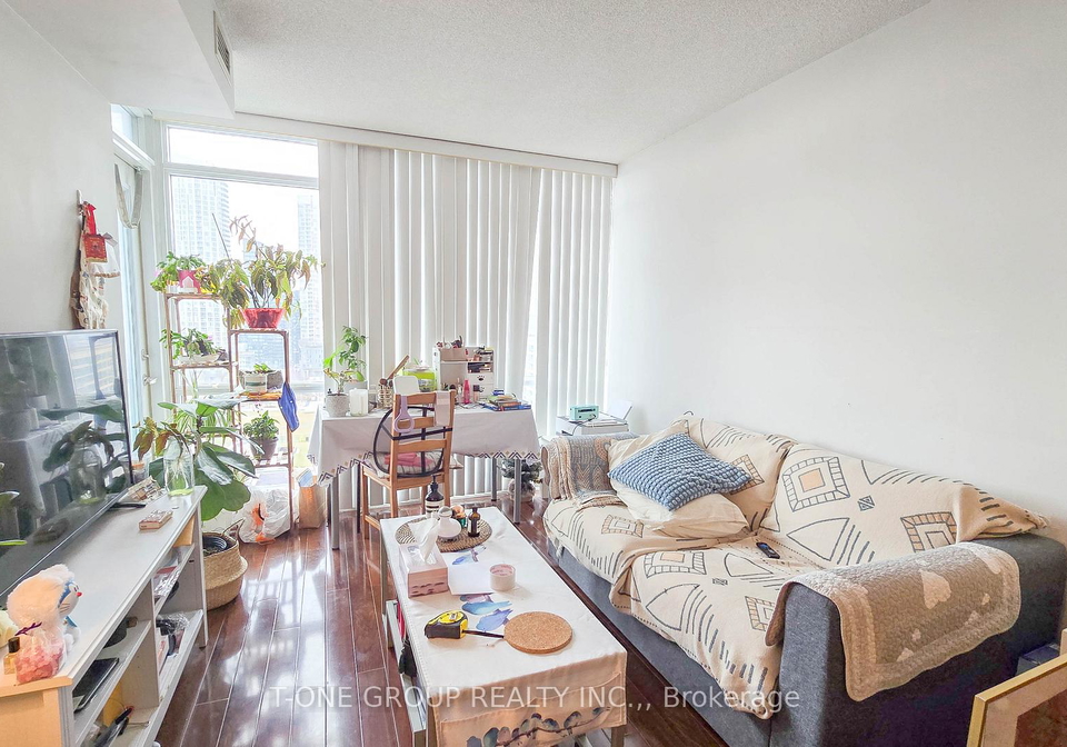 15-fort-york-boulevard-toronto-ontario-c12928600