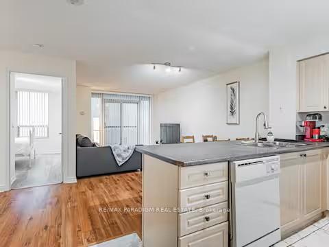 30-grand-trunk-crescent-toronto-ontario-c12928898