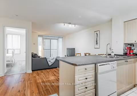 30-grand-trunk-crescent-toronto-ontario-c12928898