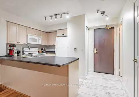 30-grand-trunk-crescent-toronto-ontario-c12928898