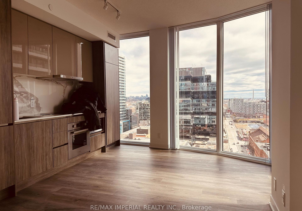 180-front-street-e-toronto-ontario-c12929056