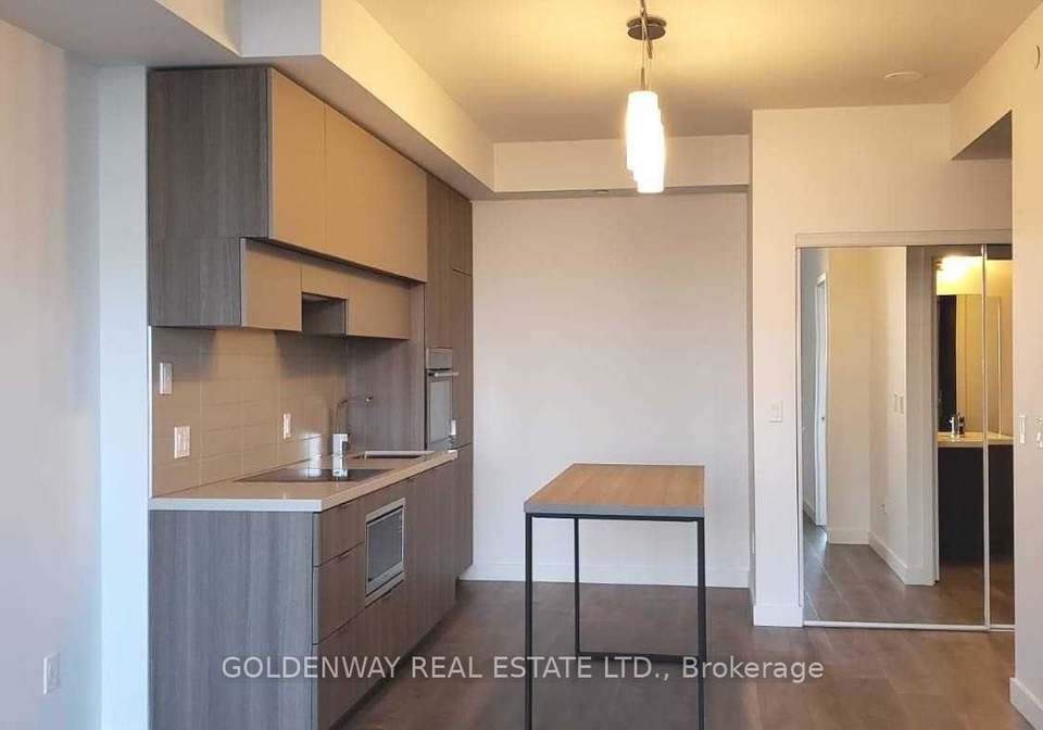 8-eglinton-avenue-e-toronto-ontario-c12929198
