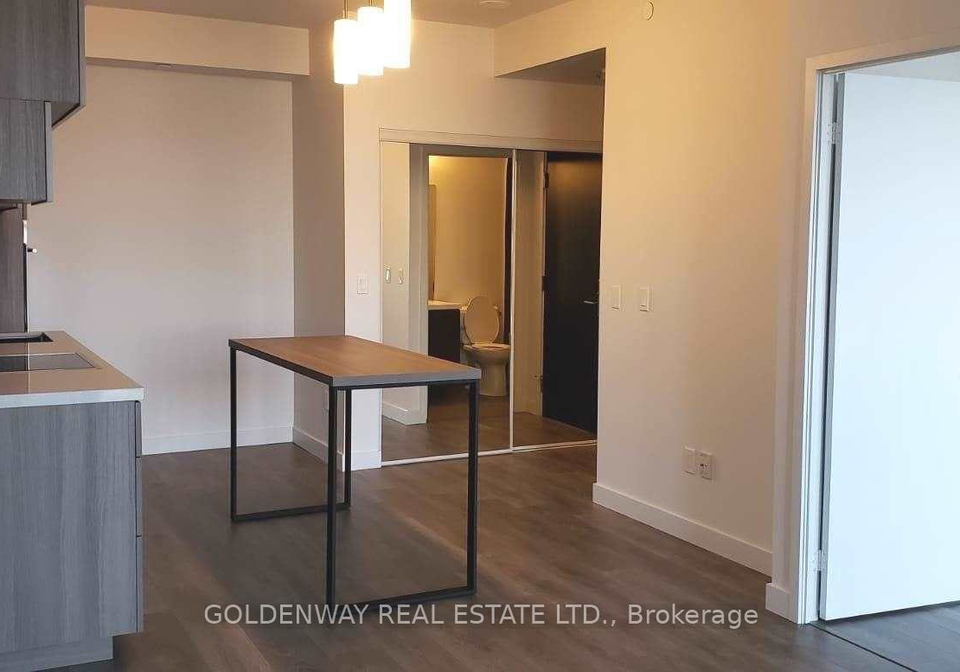 8-eglinton-avenue-e-toronto-ontario-c12929198