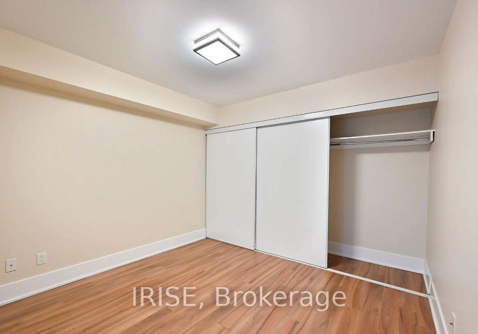 300-front-street-w-toronto-ontario-c12929314