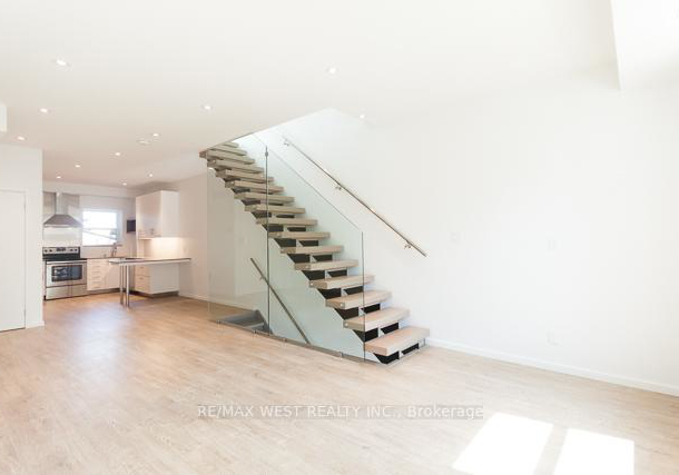 1118-queen-street-w-toronto-ontario-c12929396
