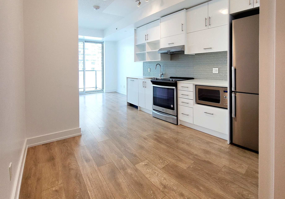 128-fairview-mall-drive-north-york-ontario-c12929620