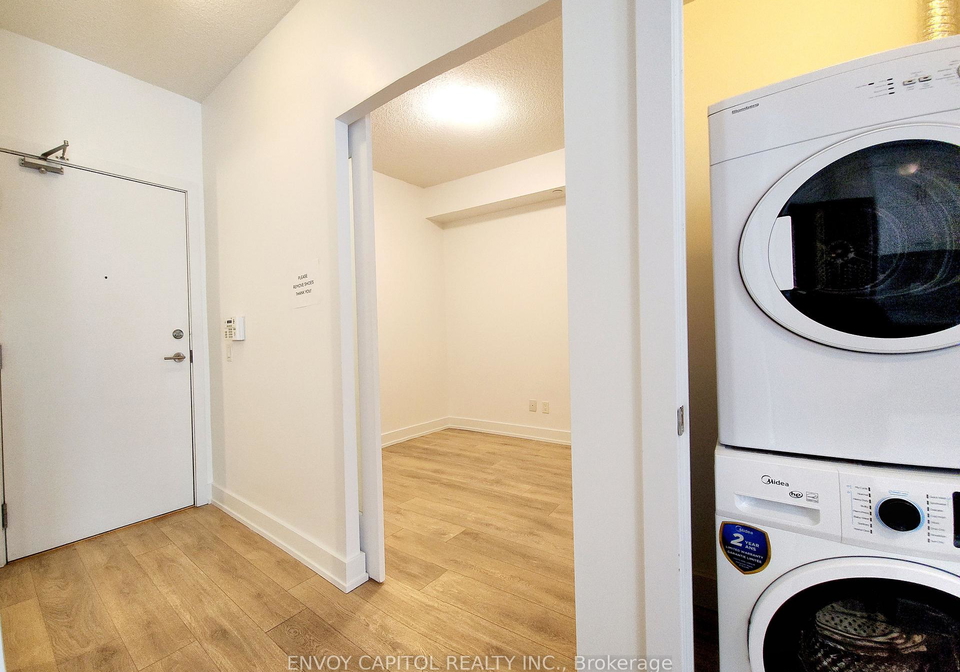 128-fairview-mall-drive-north-york-ontario-c12929620