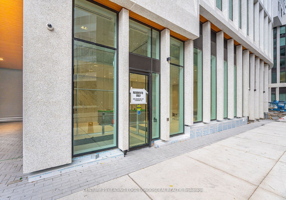 230-simcoe-street-toronto-ontario-c12930184