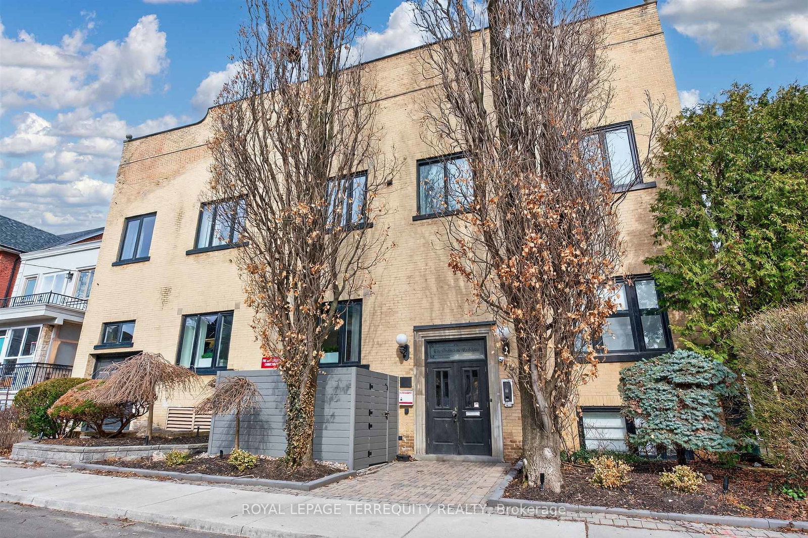 75-markham-street-toronto-ontario-c12930566