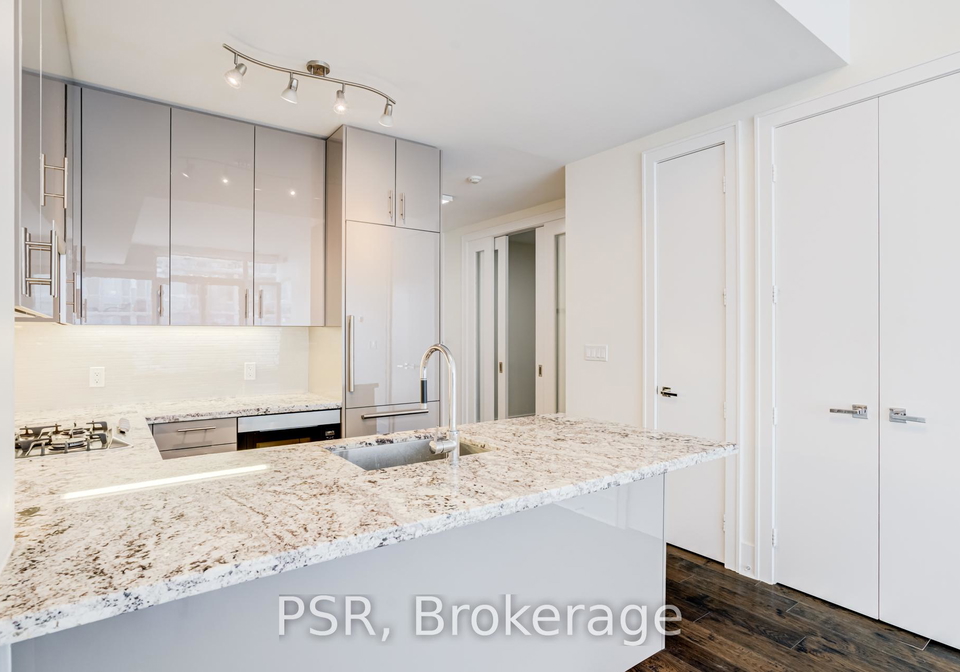 29-queens-quay-e-toronto-ontario-c12930876