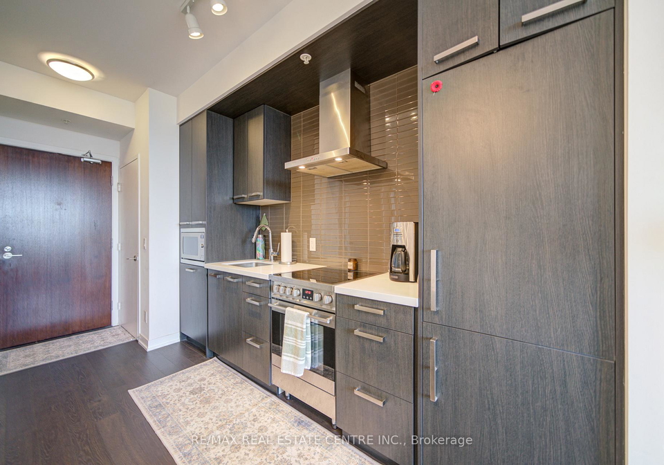 120-bayview-avenue-toronto-ontario-c12931402