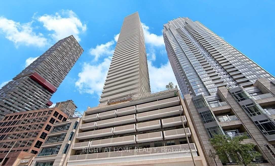 2221-yonge-street-toronto-ontario-c12931482
