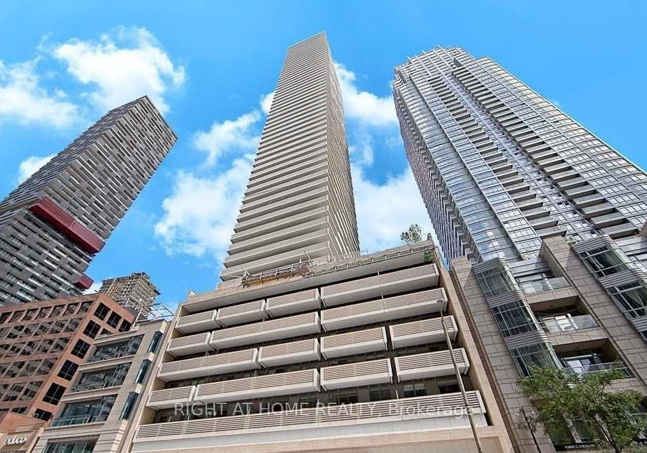 2221-yonge-street-toronto-ontario-c12931482