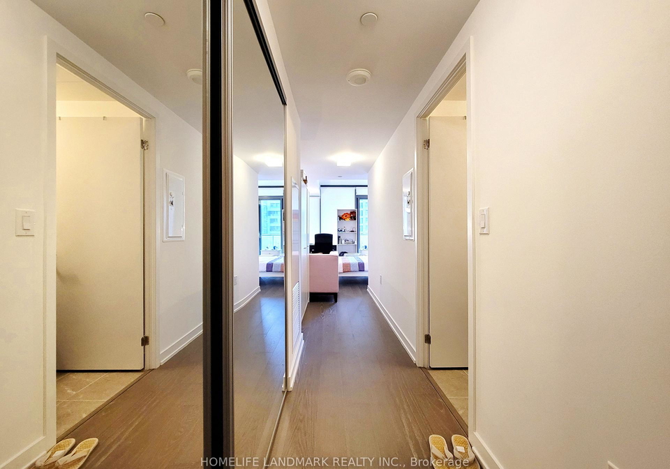 11-wellesley-street-w-toronto-ontario-c12932218