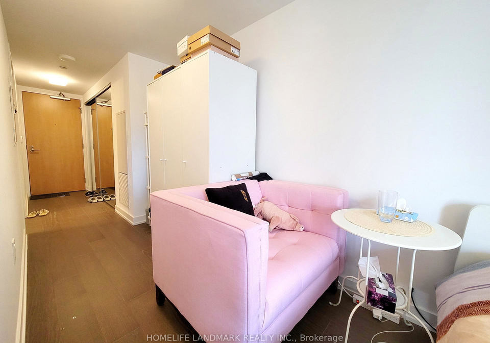 11-wellesley-street-w-toronto-ontario-c12932218