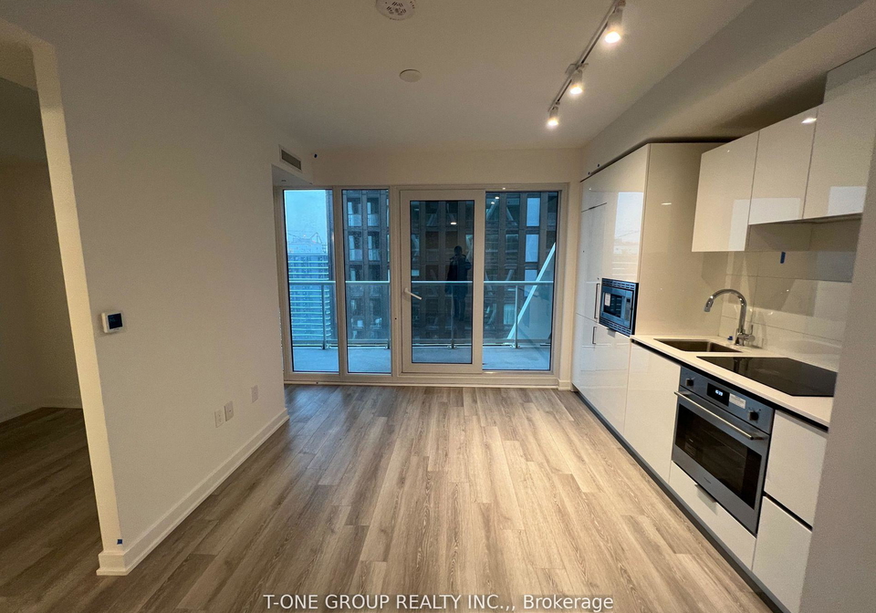 230-simcoe-street-toronto-ontario-c12932326
