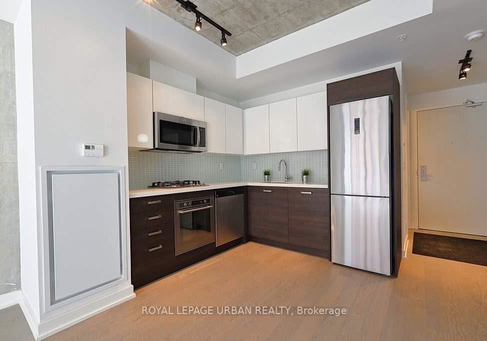39-brant-street-toronto-ontario-c12932584