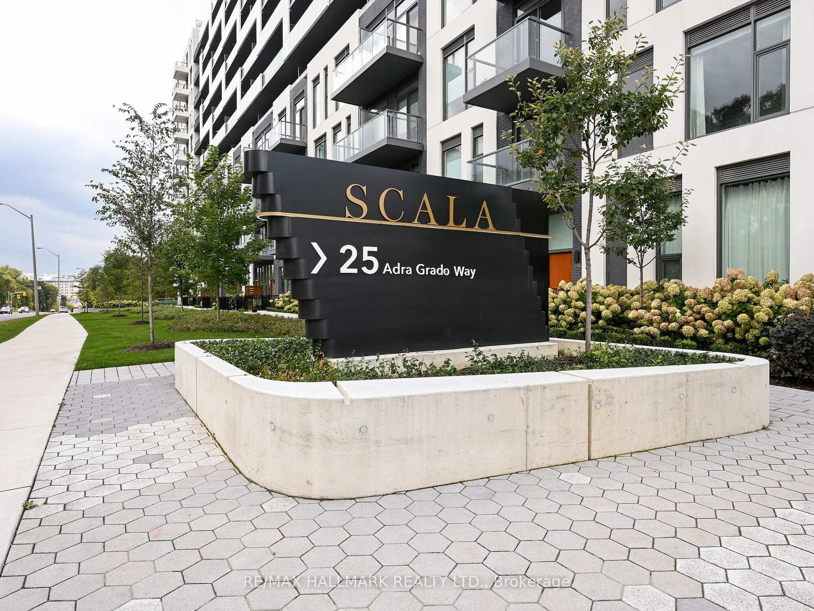 25-adra-grado-way-north-york-ontario-c12932922