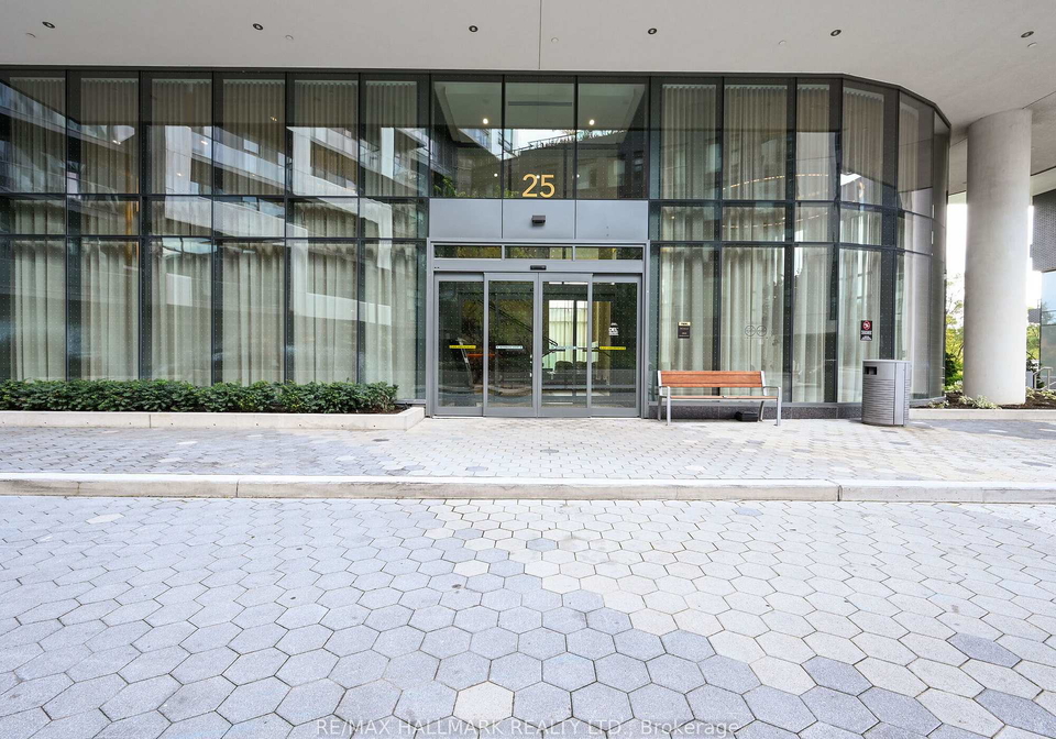 25-adra-grado-way-north-york-ontario-c12932922