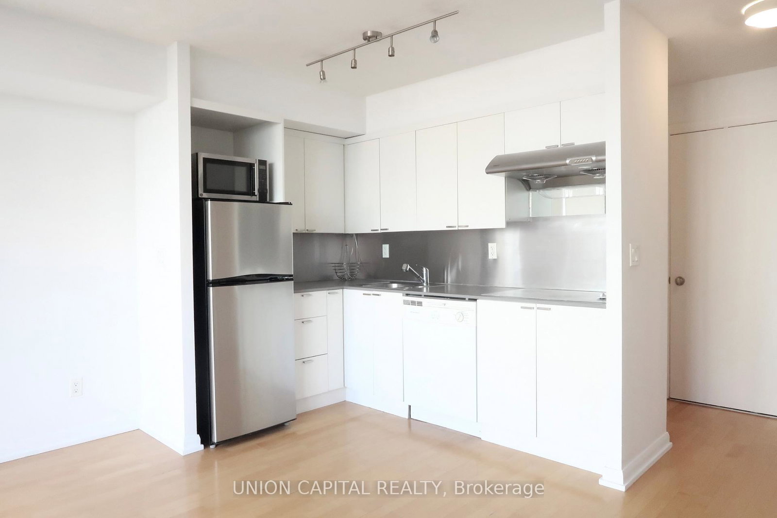111-elizabeth-street-toronto-ontario-c12932996