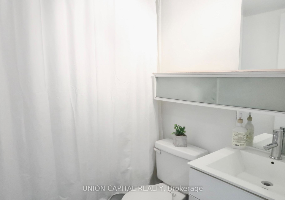 111-elizabeth-street-toronto-ontario-c12932996