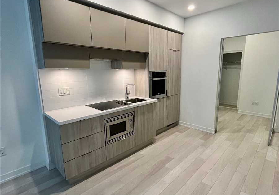 39-roehampton-avenue-toronto-ontario-c12933002