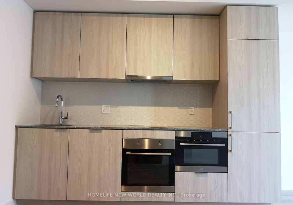 15-queens-quay-e-toronto-ontario-c12933258