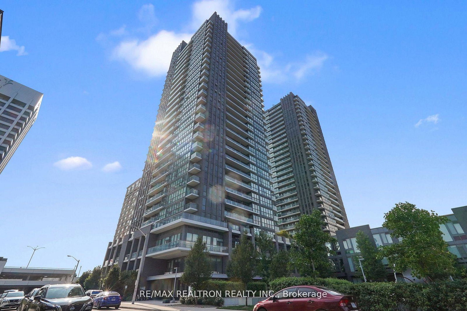 2-sonic-way-east-york-ontario-c12933314
