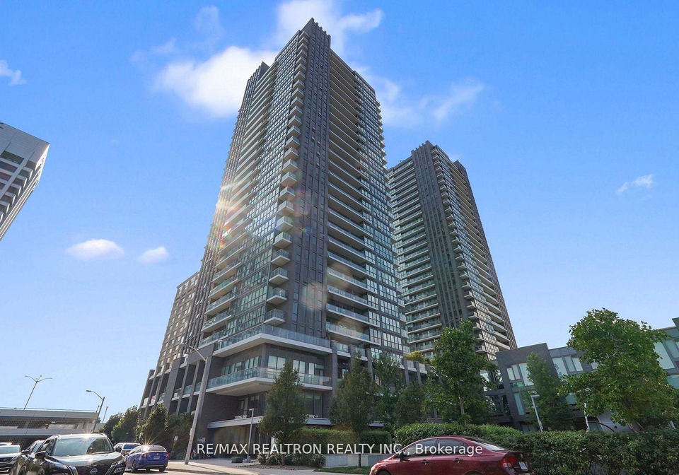 2-sonic-way-east-york-ontario-c12933314