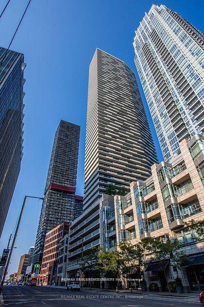 2221-yonge-street-toronto-ontario-c12933444