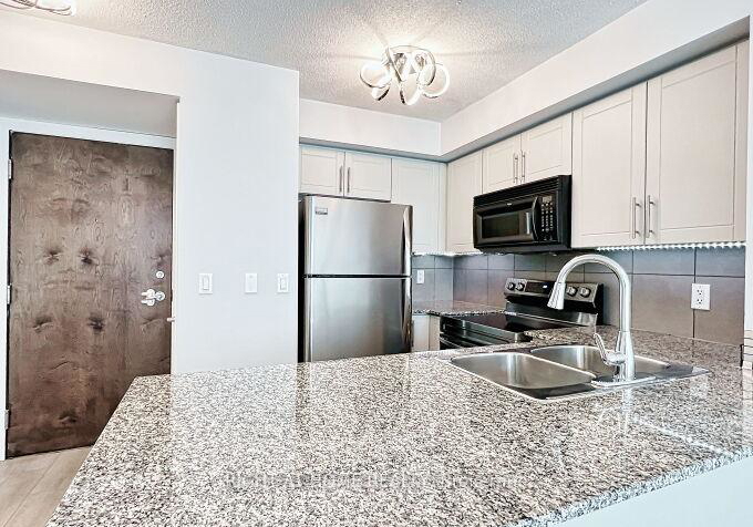 16-yonge-street-toronto-ontario-c12933600