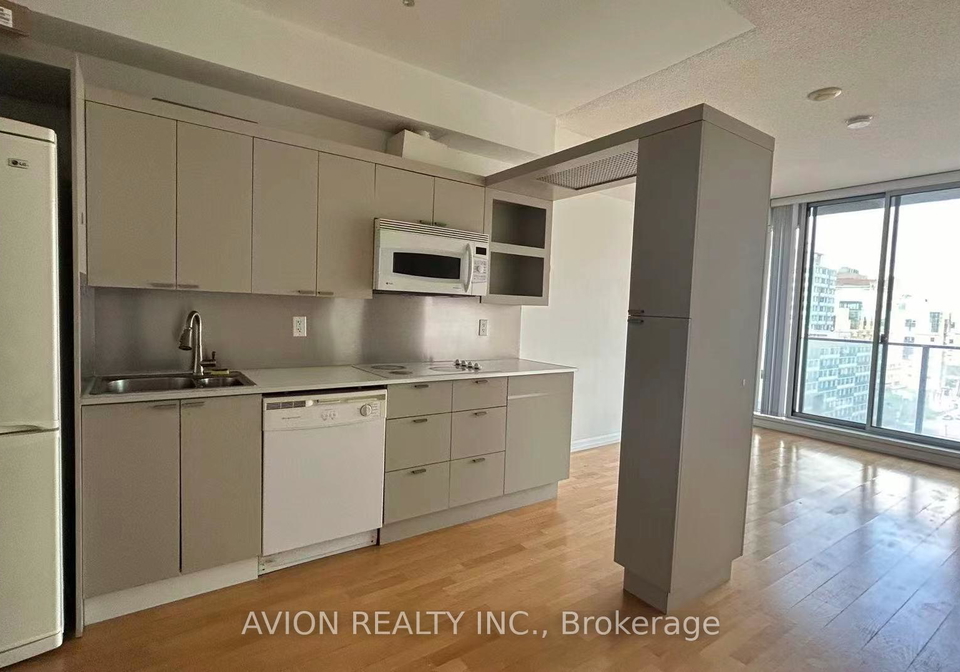 111-elizabeth-street-toronto-ontario-c12933654