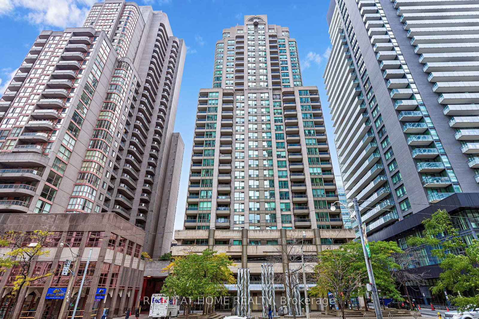 750-bay-street-toronto-ontario-c12933978