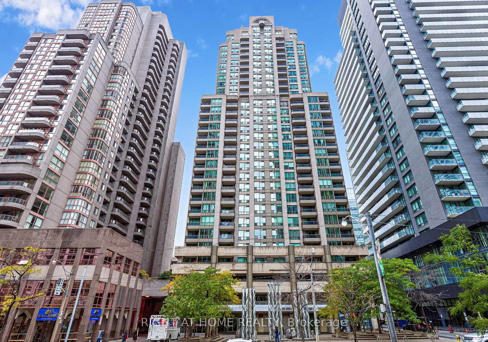 750-bay-street-toronto-ontario-c12933978