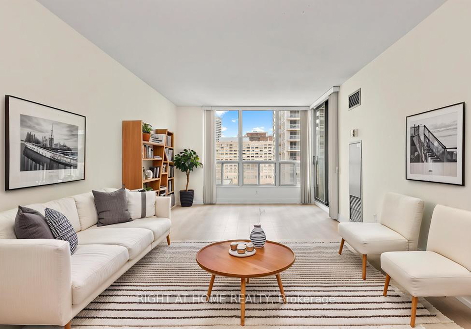 750-bay-street-toronto-ontario-c12933978