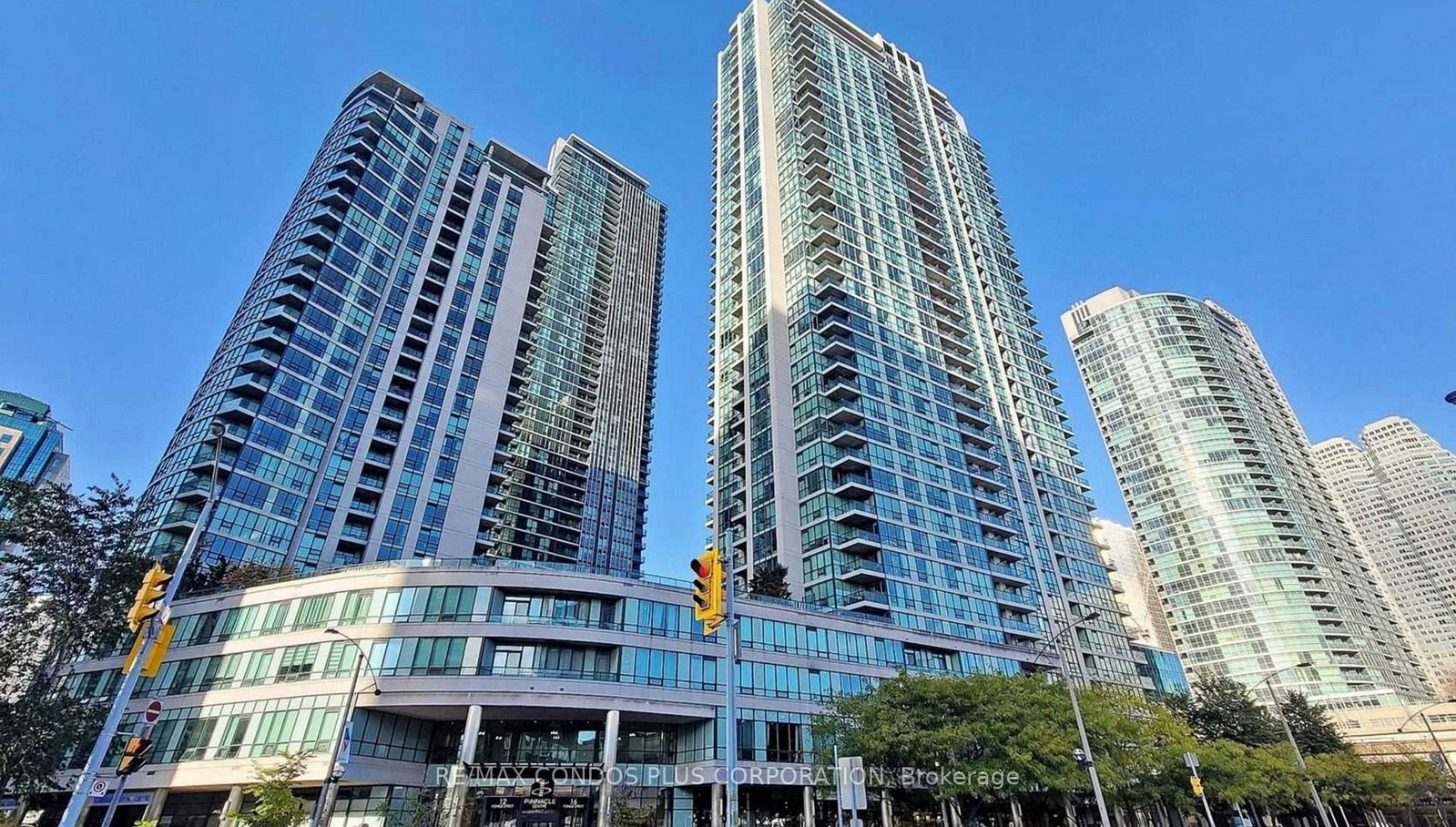 16-yonge-street-toronto-ontario-c12933984