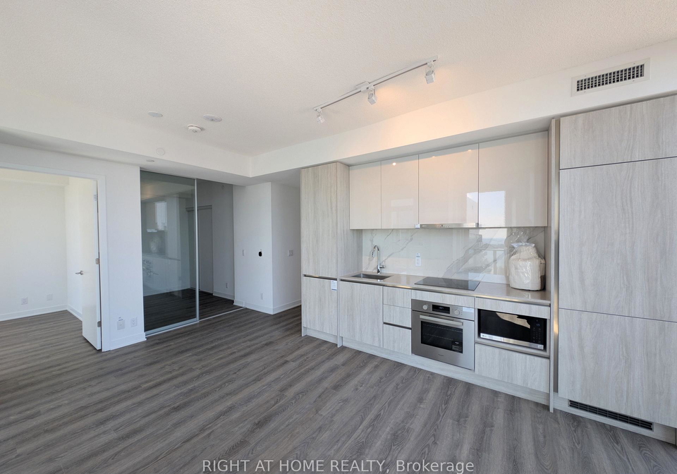 180-front-street-se-toronto-ontario-c12934056