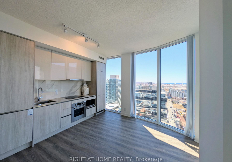180-front-street-se-toronto-ontario-c12934056