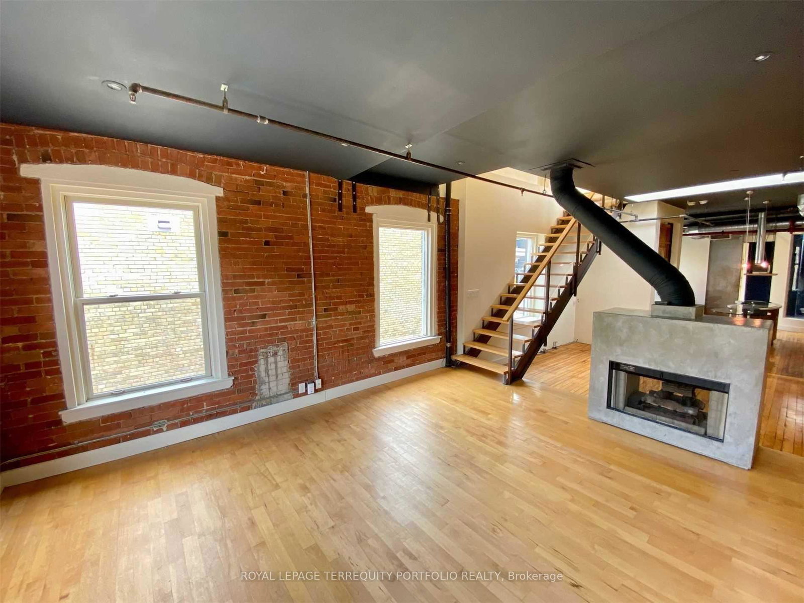 535-queen-street-e-toronto-ontario-c12934276