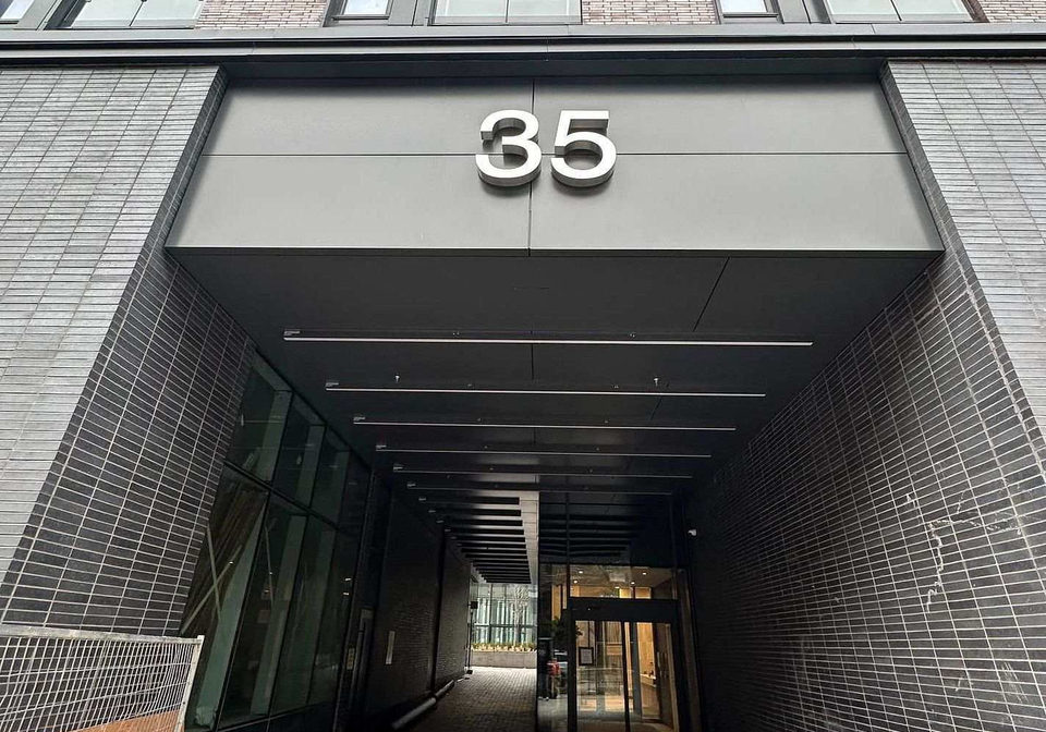 35-parliament-street-toronto-ontario-c12934288