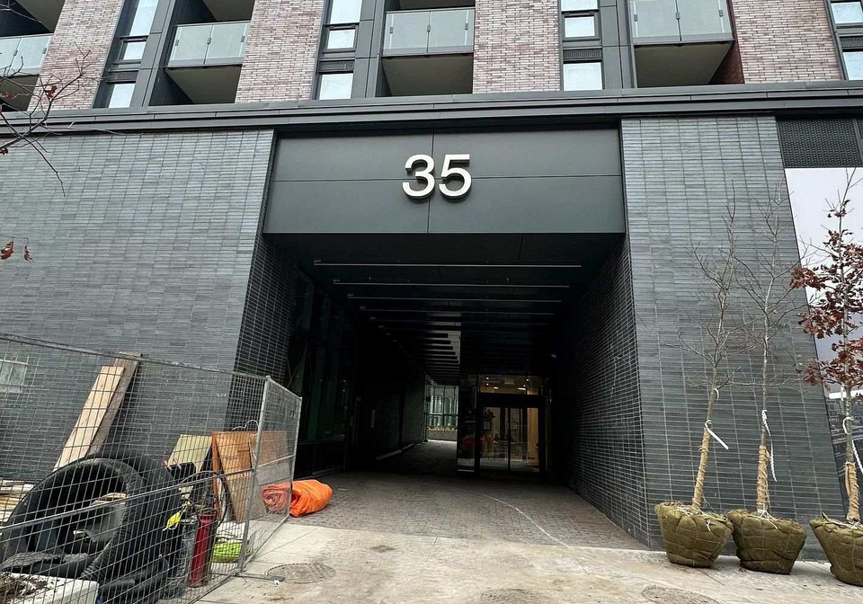 35-parliament-street-toronto-ontario-c12934288
