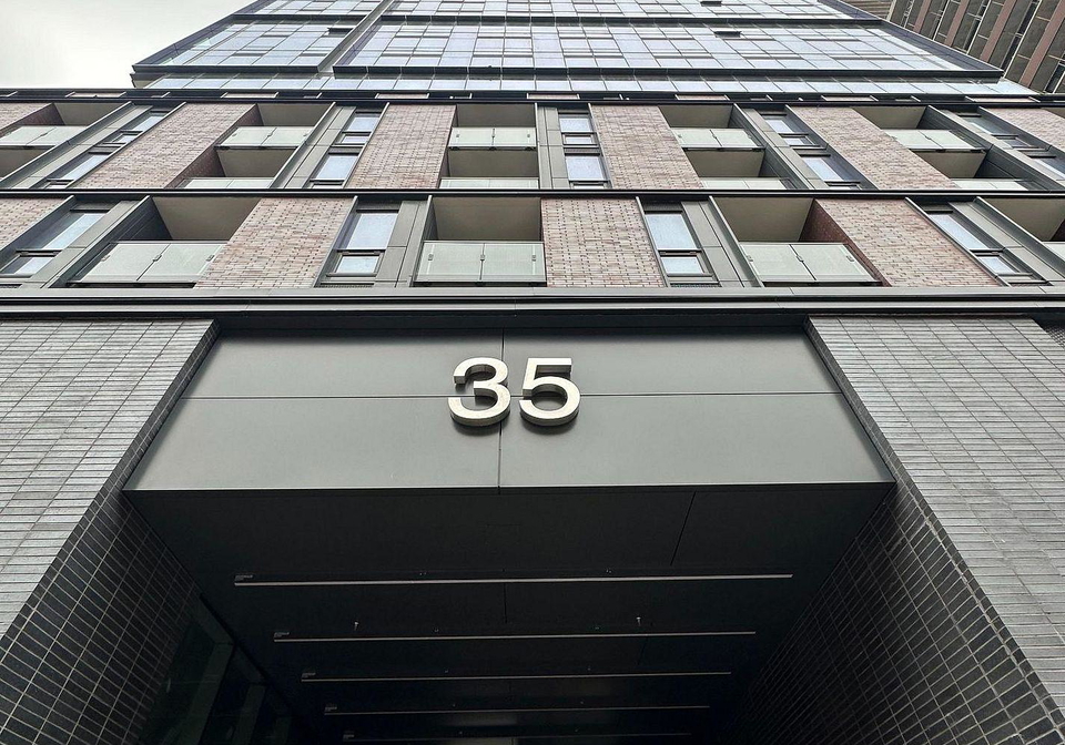 35-parliament-street-toronto-ontario-c12934288