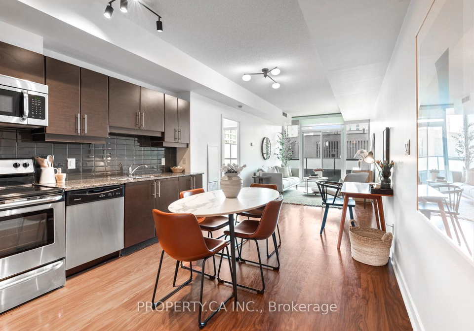 33-bay-street-toronto-ontario-c12934628