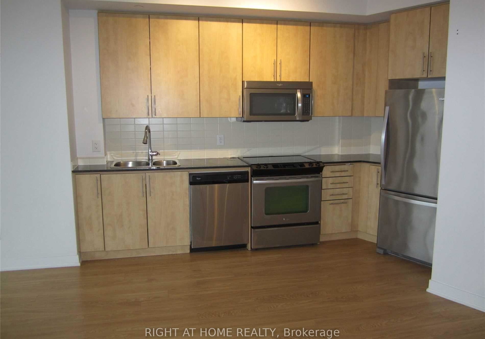 60-berwick-avenue-toronto-ontario-c12934818
