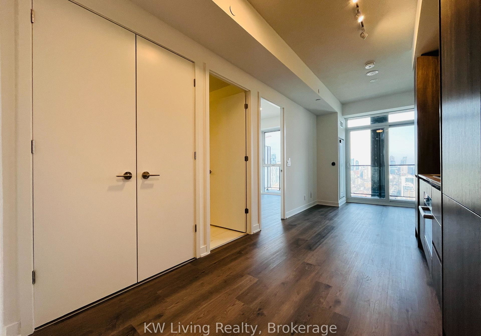 180-front-street-e-toronto-ontario-c12934990
