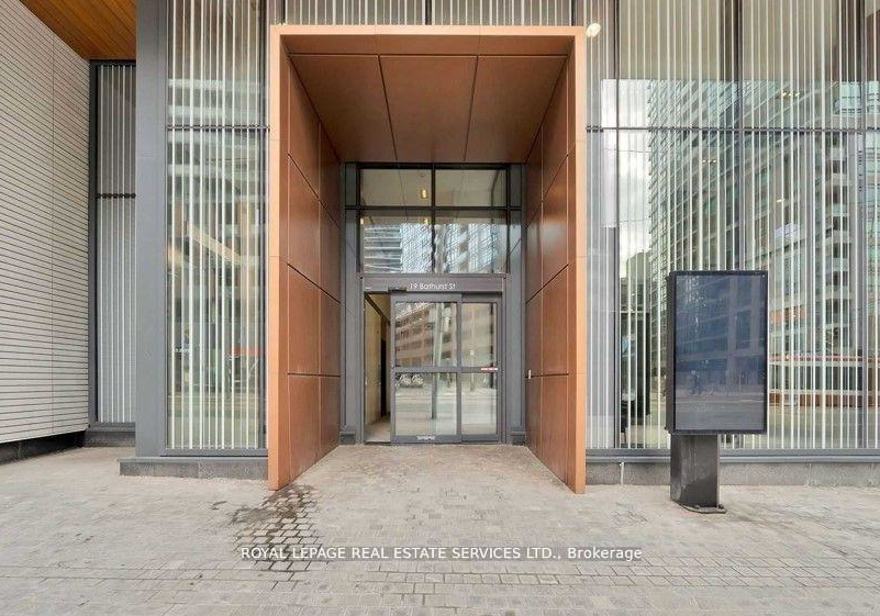 19-bathurst-street-toronto-ontario-c12935264