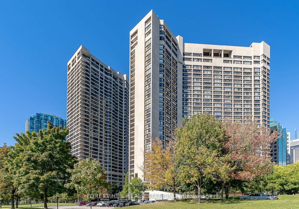 33-harbour-square-toronto-ontario-c12936000