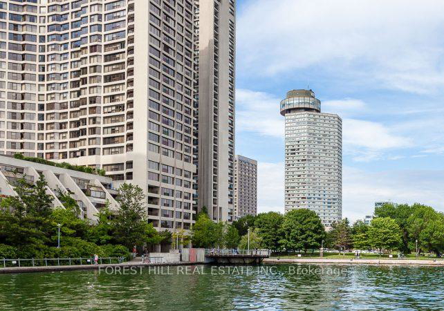 33-harbour-square-toronto-ontario-c12936000