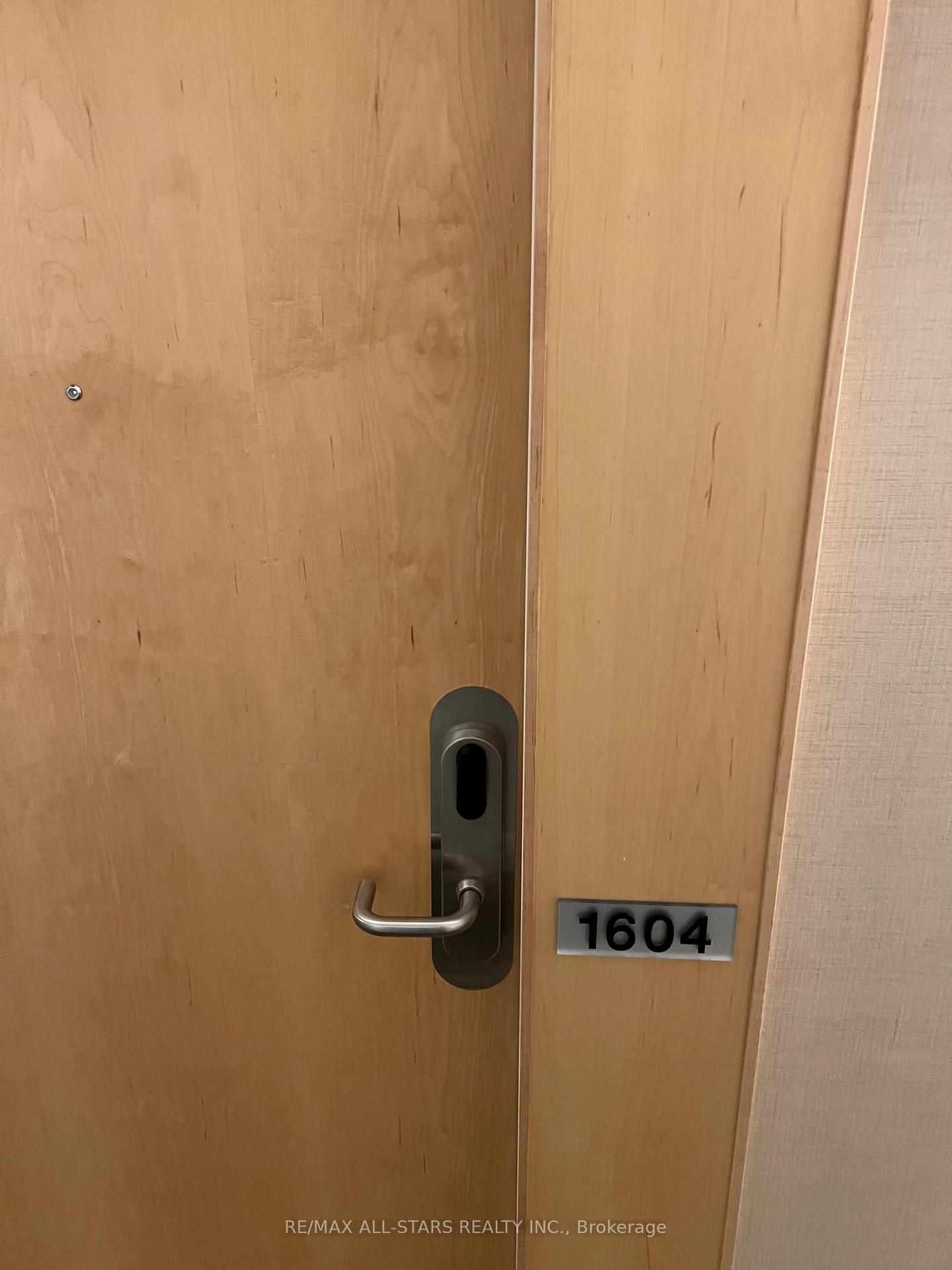 65-bremner-boulevard-toronto-ontario-c12936346