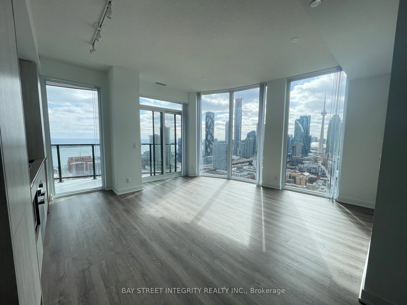 180-front-street-e-toronto-ontario-c12936410